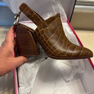 NWT Vince Canuto scotch two tone croci heels size 5.5